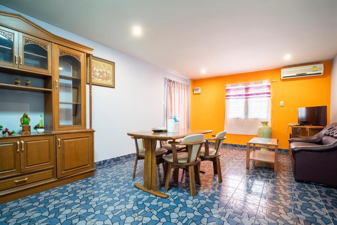 פאטאיה Oyo 663 Green Beach Room מראה חיצוני תמונה